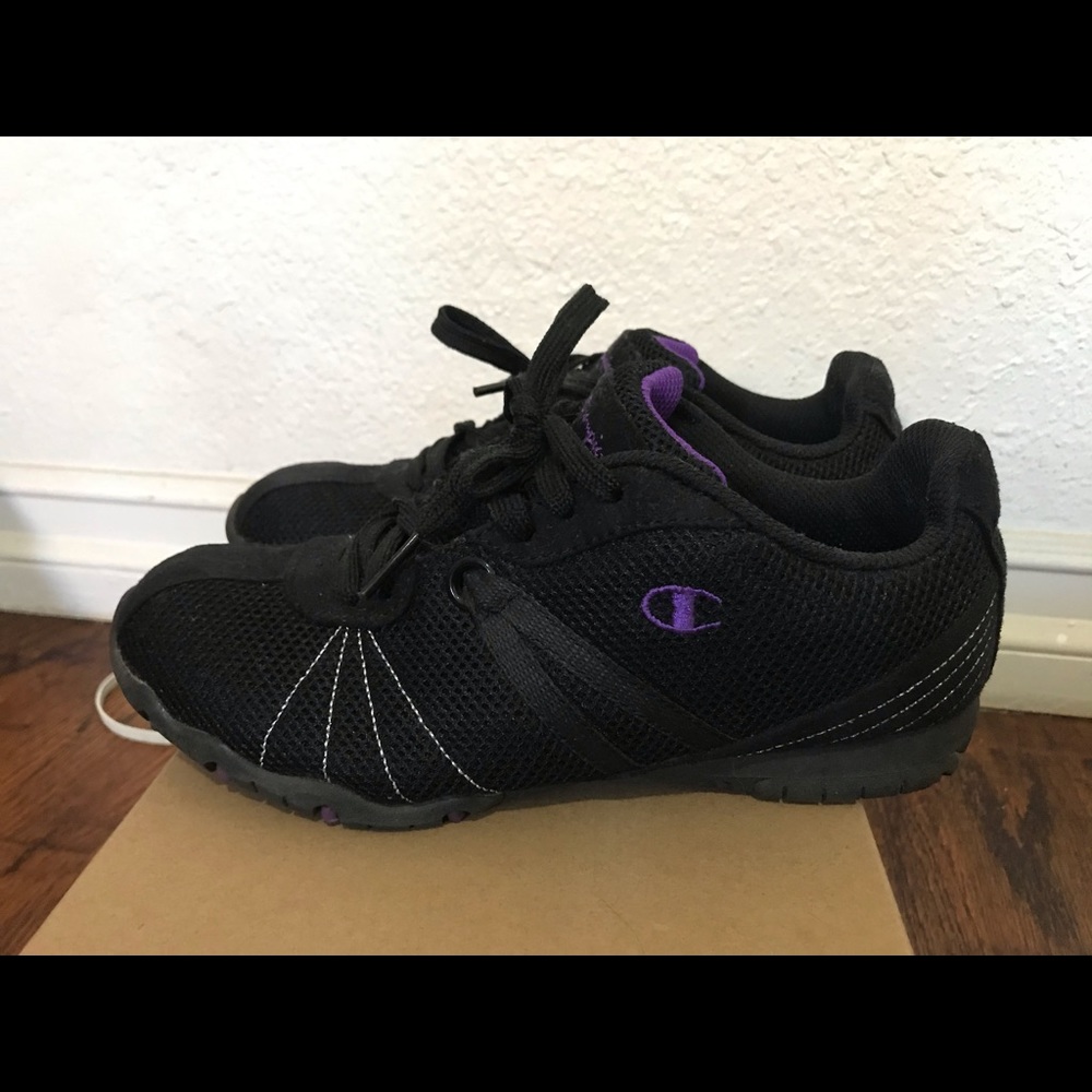 ⭐️⭐️⭐️Champion Sneakers⭐️⭐️⭐️